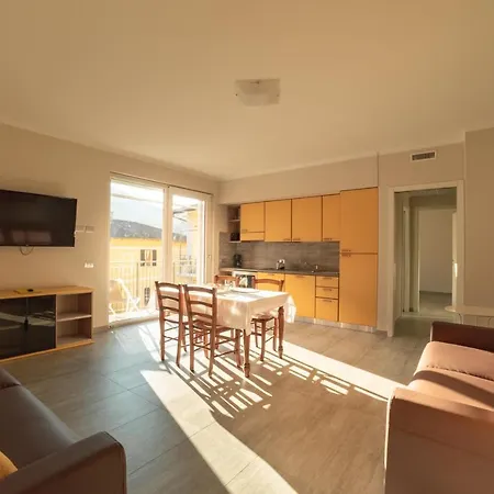 Yachting Lavena Ponte Tresa