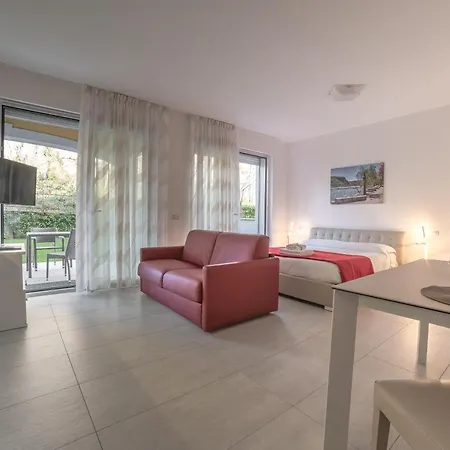 Yachting Aparthotel 4*