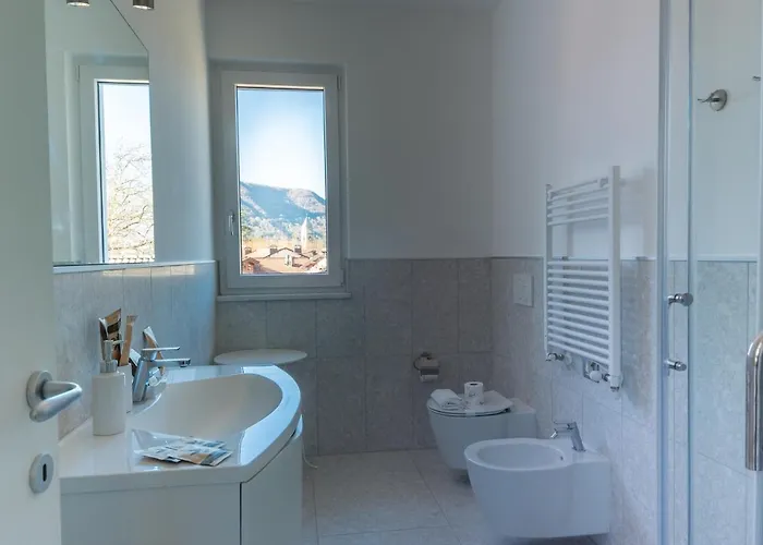 Yachting Lavena Ponte Tresa