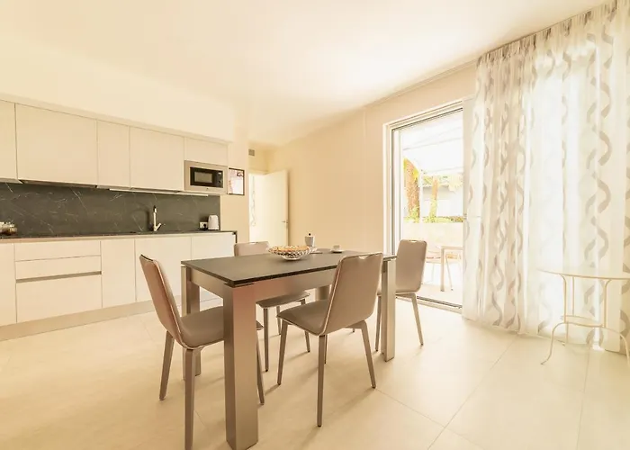 Yachting 4* Lavena Ponte Tresa